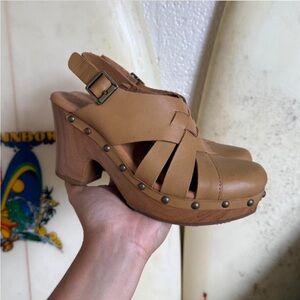 Vintage Korks Studded Clog Sandals